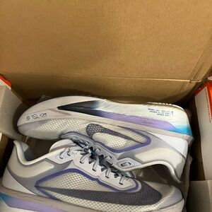 Men 10.5 Nike zoom fly 6 running shoes